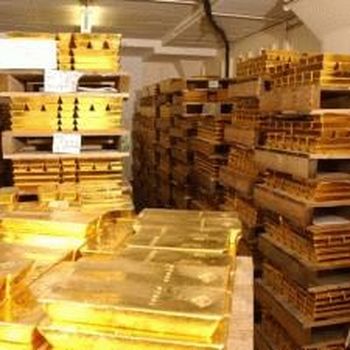 Следом за де Голлем: Швейцария хочет забрать у ФРС золото.